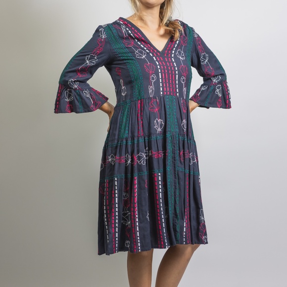 Akemi + Kin Embrodiered Dress size 4 Anthropolgie - Picture 1 of 4